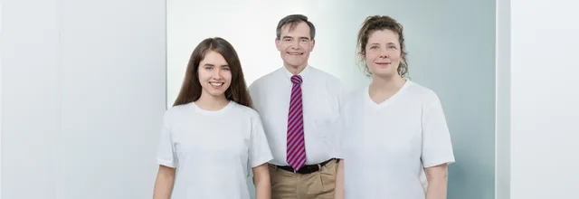 Das Team der Arztpraxis Baden: Carla Baur, Dr. Karl-Michael Essig und Caroline Hoffman