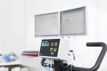 Fahrradergometer für das Belastungs-EKG in der Arztpraxis Baden